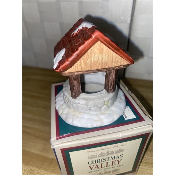 Christmas Valley Porcelain Wishing Well Hand Painted 3” X 3” Boxed - Picture 3 of 8